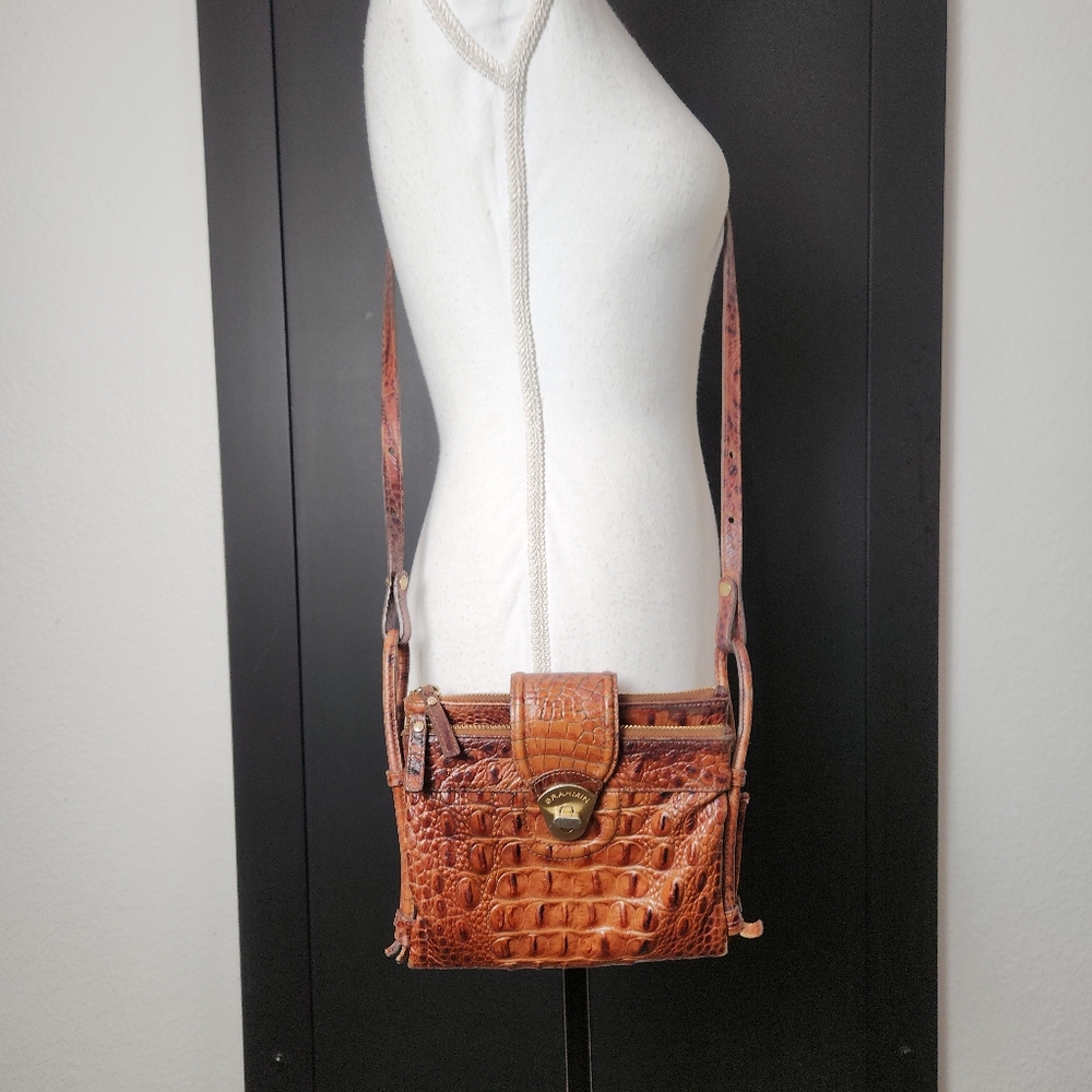 BRAHMIN CROC EMBOSSED LEATHER CROSSBODY PURSE